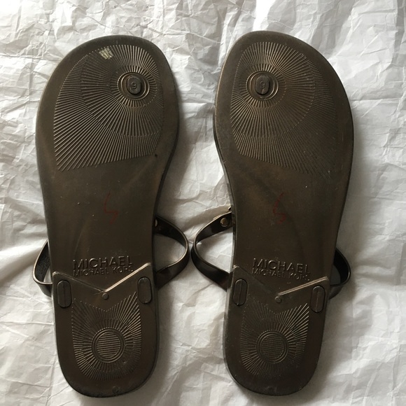 MICHAEL Michael Kors | MK Jelly Thong Sandals - Picture 8 of 9